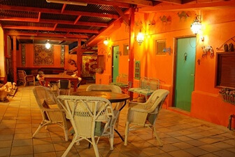 אורחת גמלים - החאן והצימרים של בטי