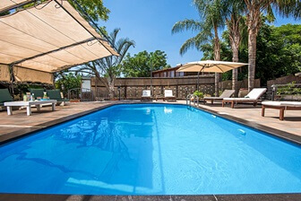 כחול ירוק בכפר כחול ירוק בכפר