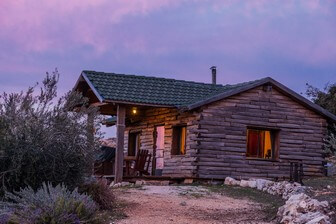 חוות הנמורה - למרגלות הר מירון