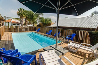 בצל הפסיפלורה