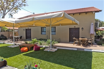 דולפין וילג'