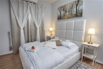 תמר על הים תמר על הים