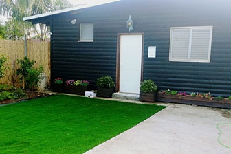 בקתה יפה בעמק