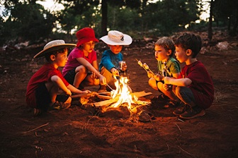מסביב למדורה - חאן בגליל