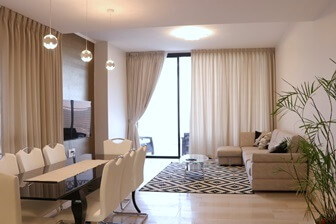 הצוק במרומים