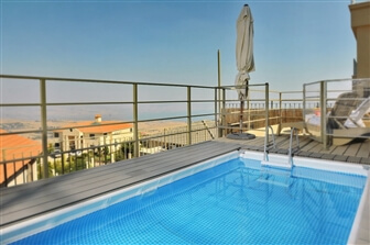 וילה בקצה ההר