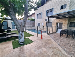 אחוזת רזים- מונה ליזה אחוזת רזים- מונה ליזה