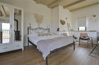 חלון לרקפות בטל שחר