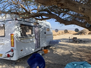 קרוואן בלב מדבר