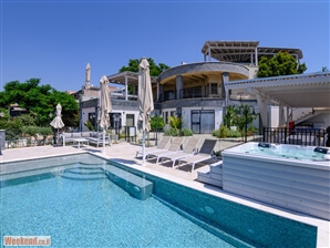 וילה נקודה בנוף