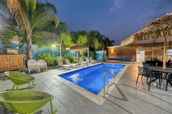 החצר של דוד