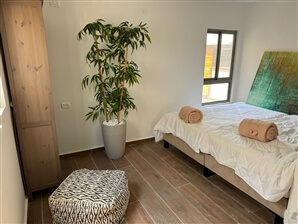 אצל מאיה ואבשי אצל מאיה ואבשי