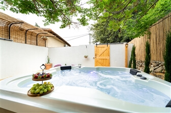 מלכתא מלכתא