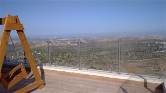 על גג הארץ על גג הארץ