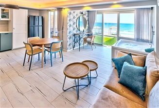 ביץ׳ האוס - על הים